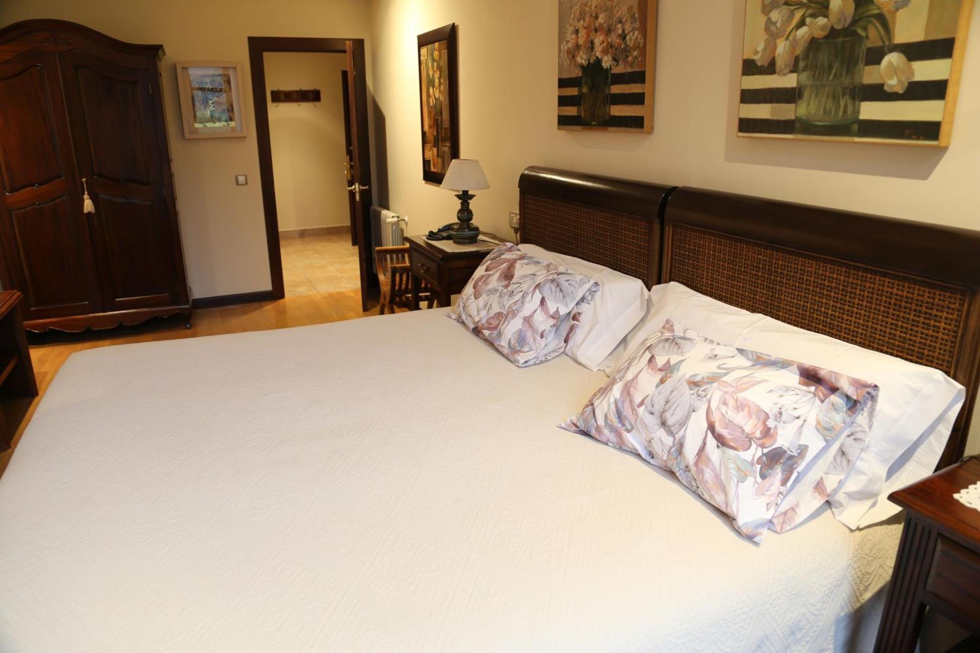Apartamentos La Pontiga *** Infiesto Habitación foto