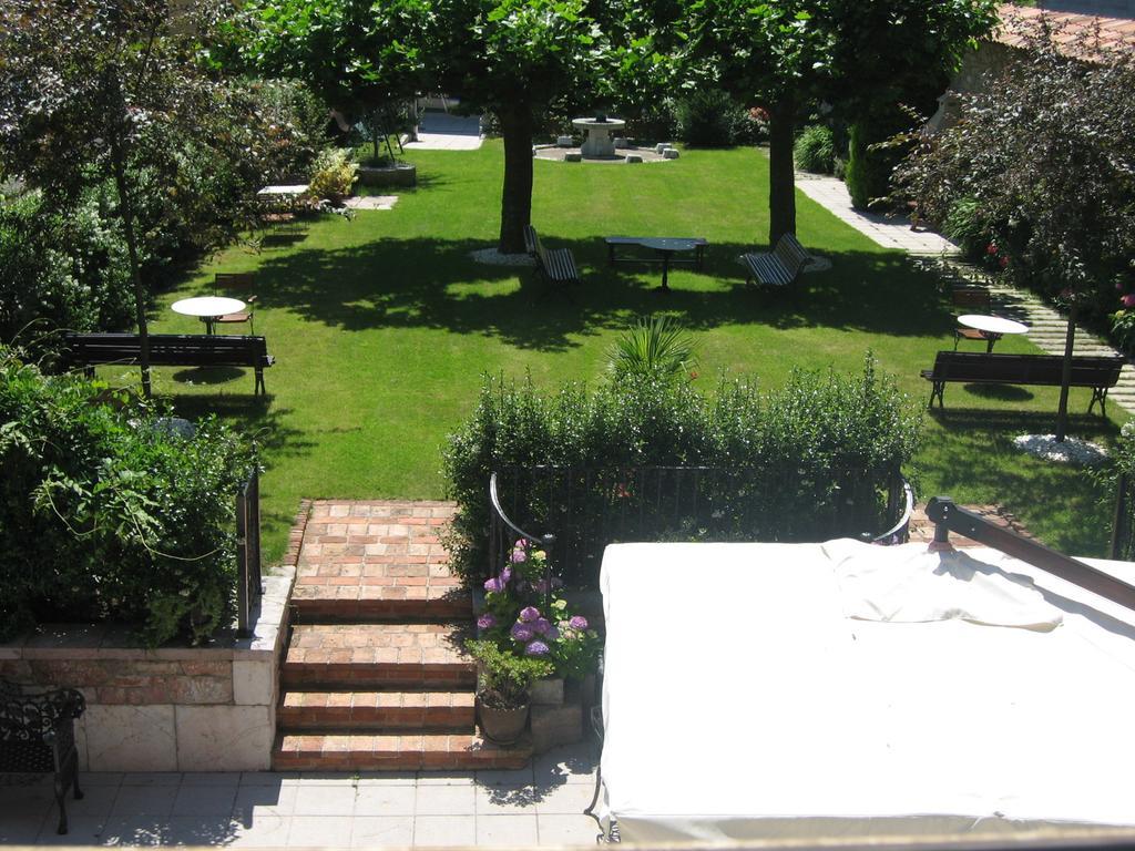 Apartamentos La Pontiga *** Infiesto Exterior foto
